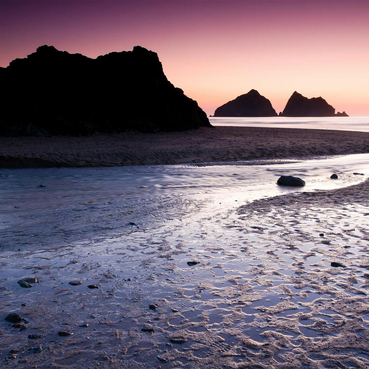 places to visit near holywell bay cornwall